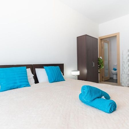 2 Bedroom In Central St Julians Prime Location In Paceville Apt 3 By Vaganza St. Julian's Exterior foto