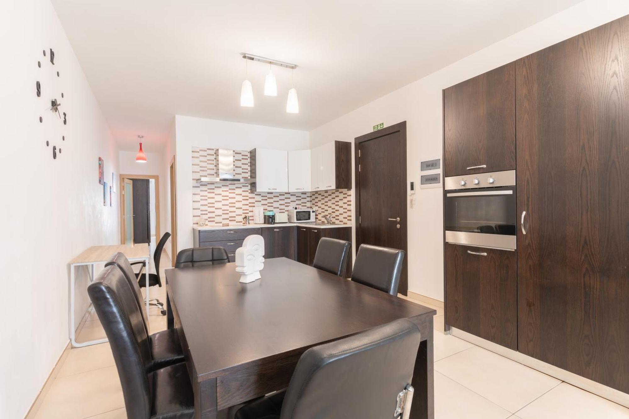 2 Bedroom In Central St Julians Prime Location In Paceville Apt 3 By Vaganza St. Julian's Exterior foto