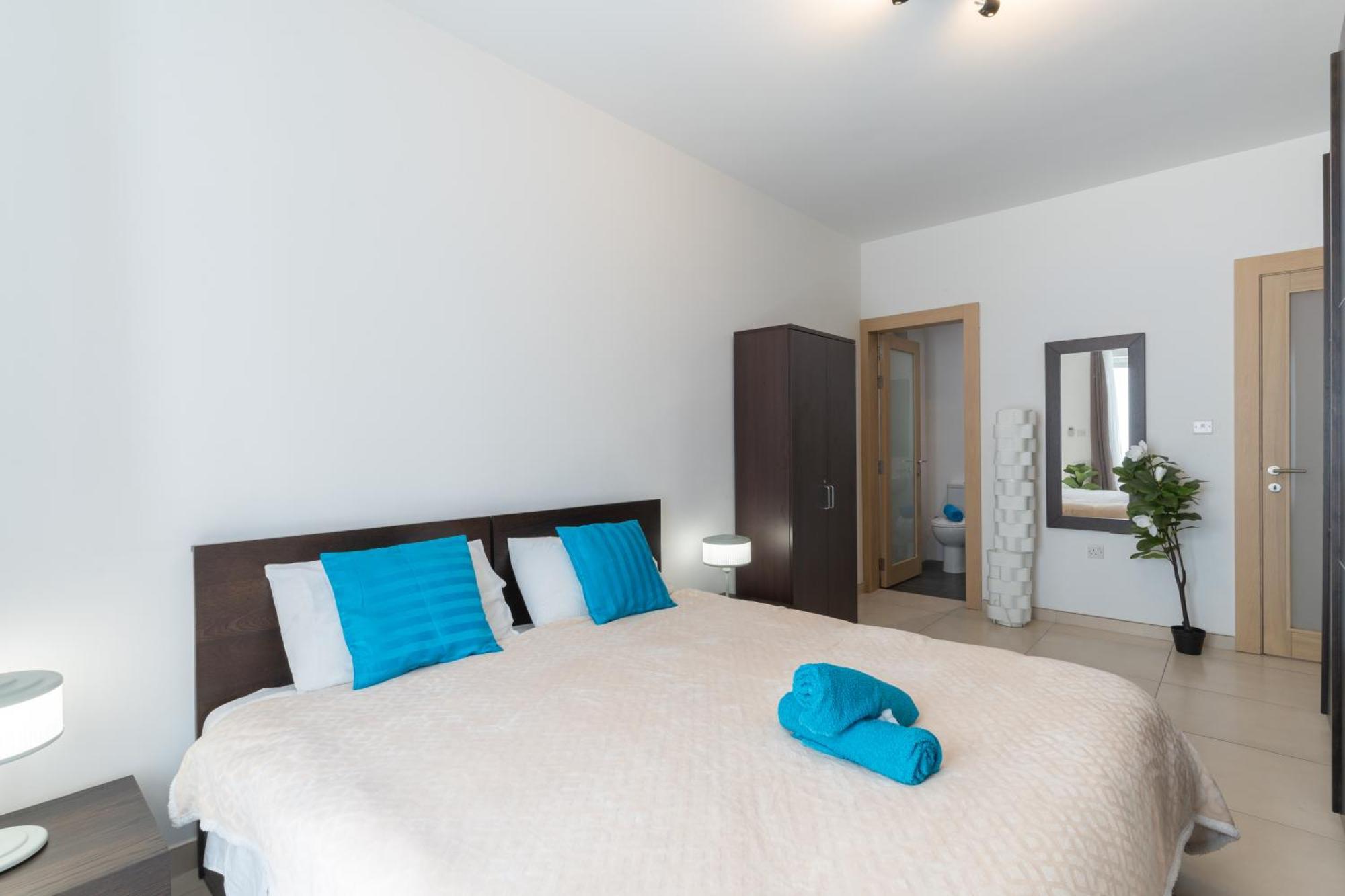 2 Bedroom In Central St Julians Prime Location In Paceville Apt 3 By Vaganza St. Julian's Exterior foto