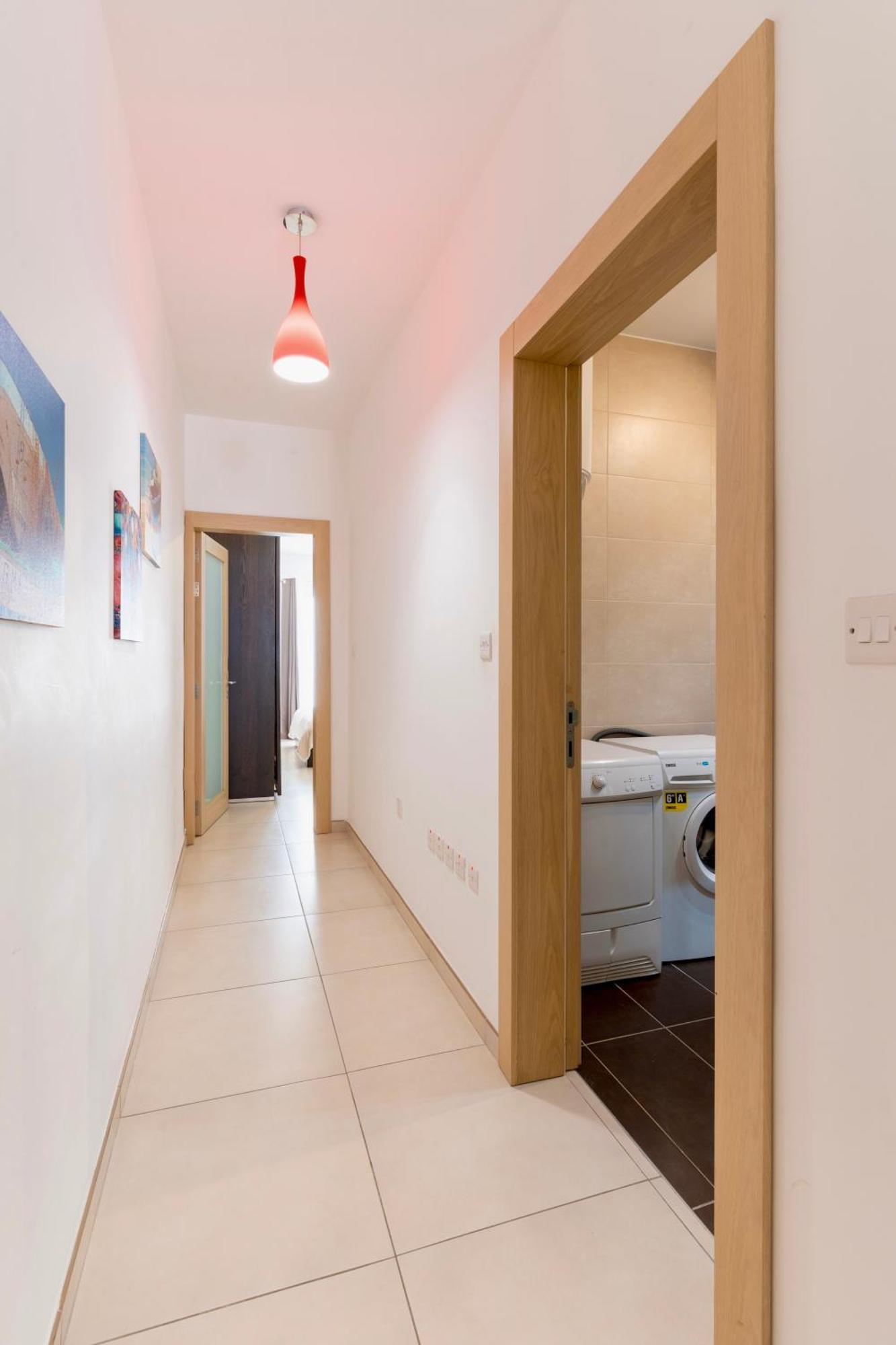 2 Bedroom In Central St Julians Prime Location In Paceville Apt 3 By Vaganza St. Julian's Exterior foto