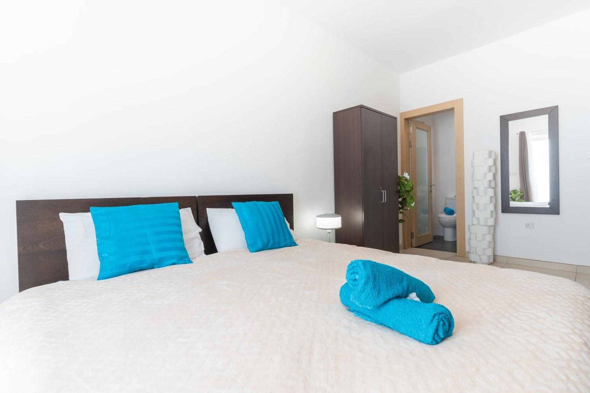 2 Bedroom In Central St Julians Prime Location In Paceville Apt 3 By Vaganza St. Julian's Exterior foto
